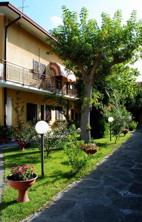 Bed&Breakfast Villa Lorena 马尔米堡 外观 照片